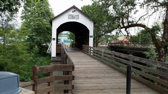 Antelope Creek Covered Bridge